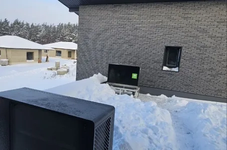 Winterbereite Privatwohnung mit Mycond BeeSmart Wärmepumpensystem